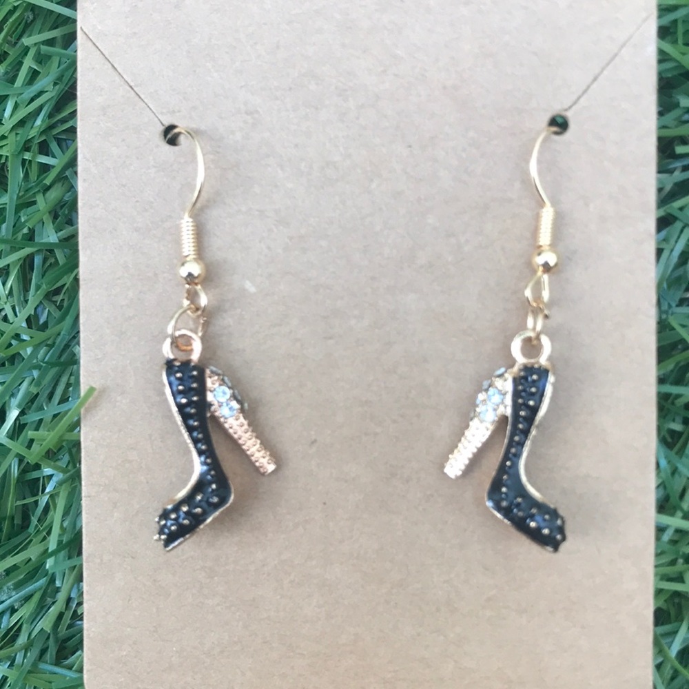 🔥sale 2 pair for @12 black/gold stiletto earrings
